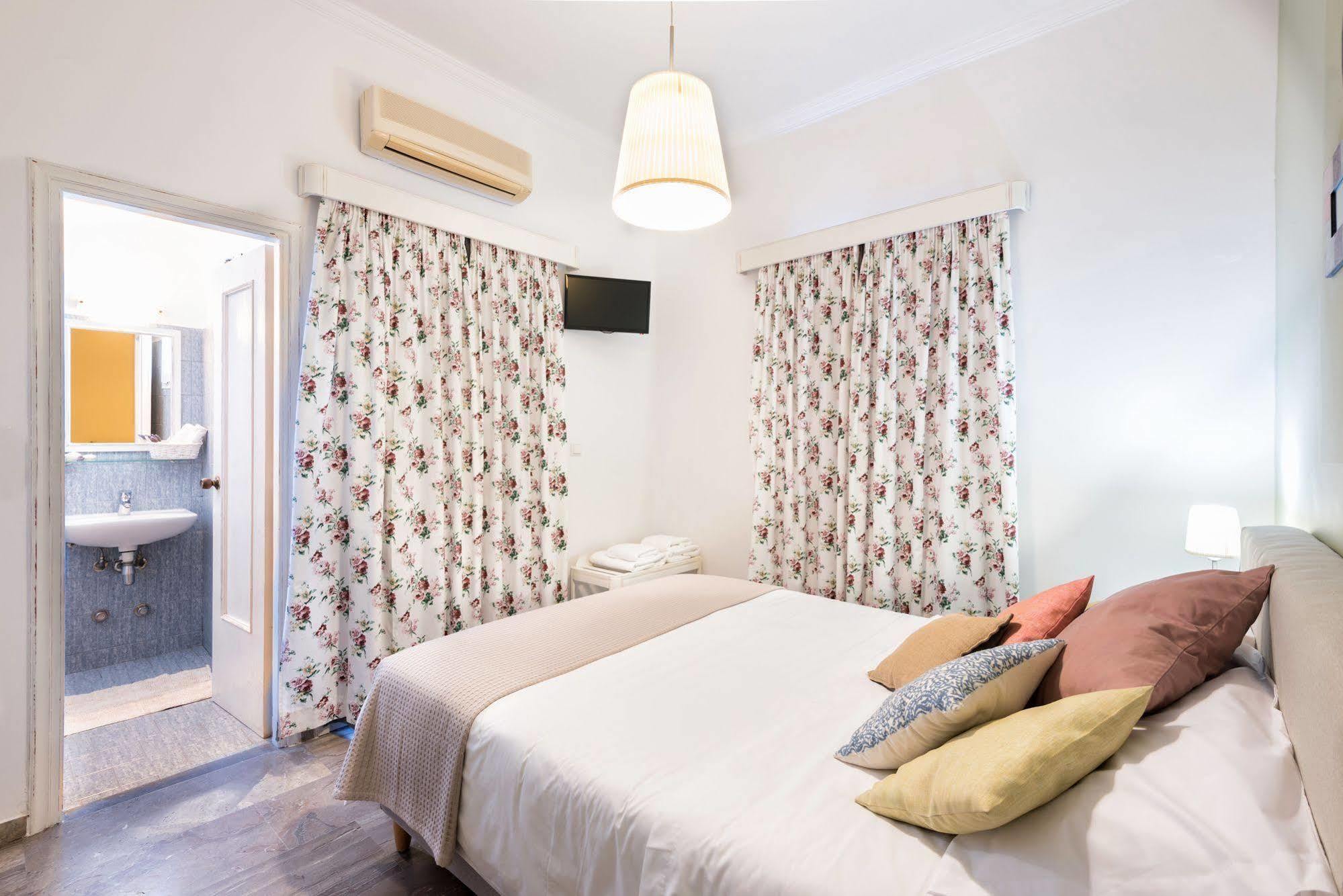 Hotel Oasis Páros Extérieur photo