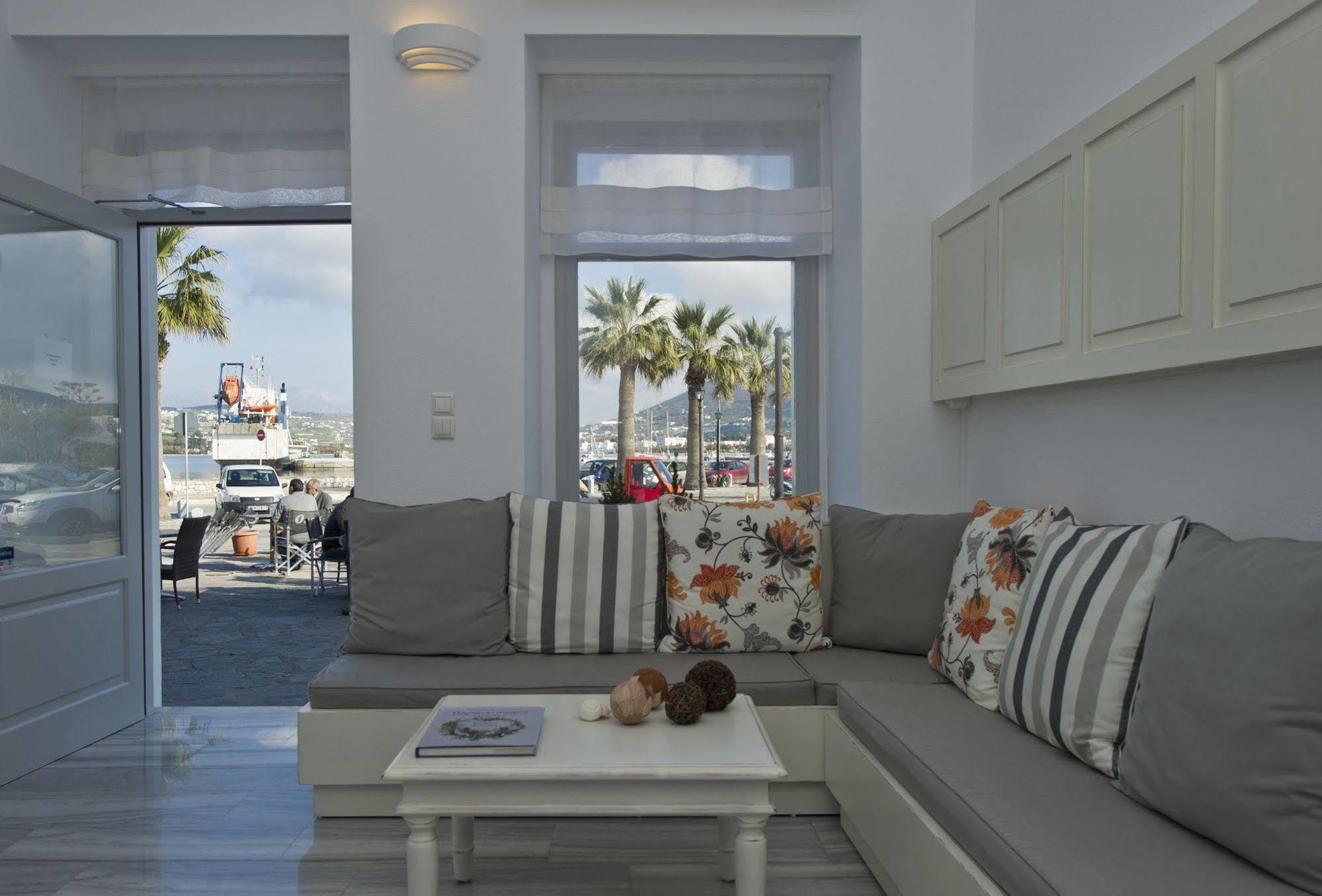 Hotel Oasis Páros Extérieur photo